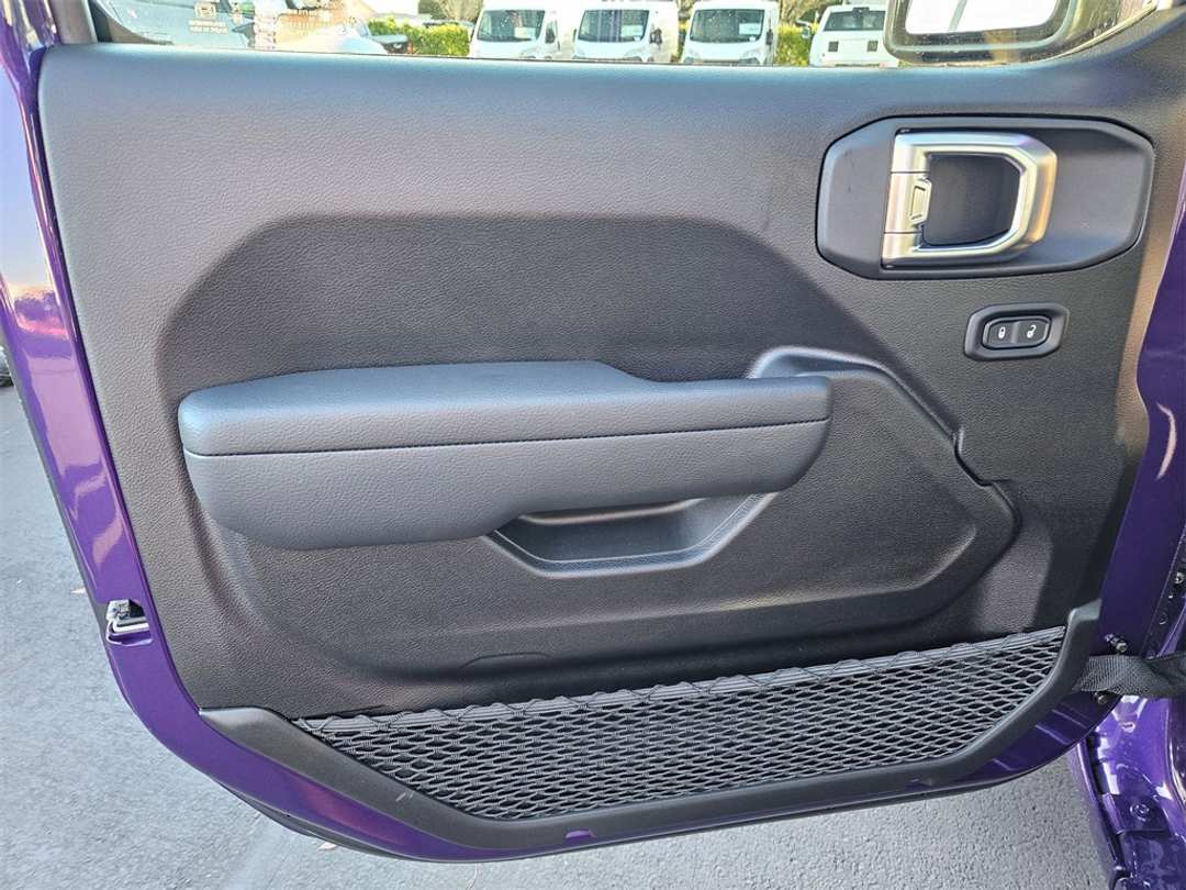 2026 Jeep Gladiator Sport - Image 10