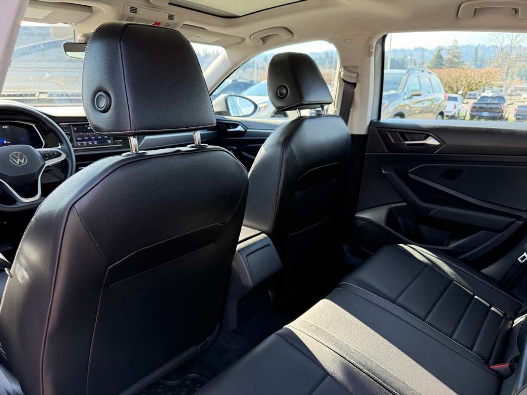 2024 Volkswagen Jetta 1.5T SE - Image 32