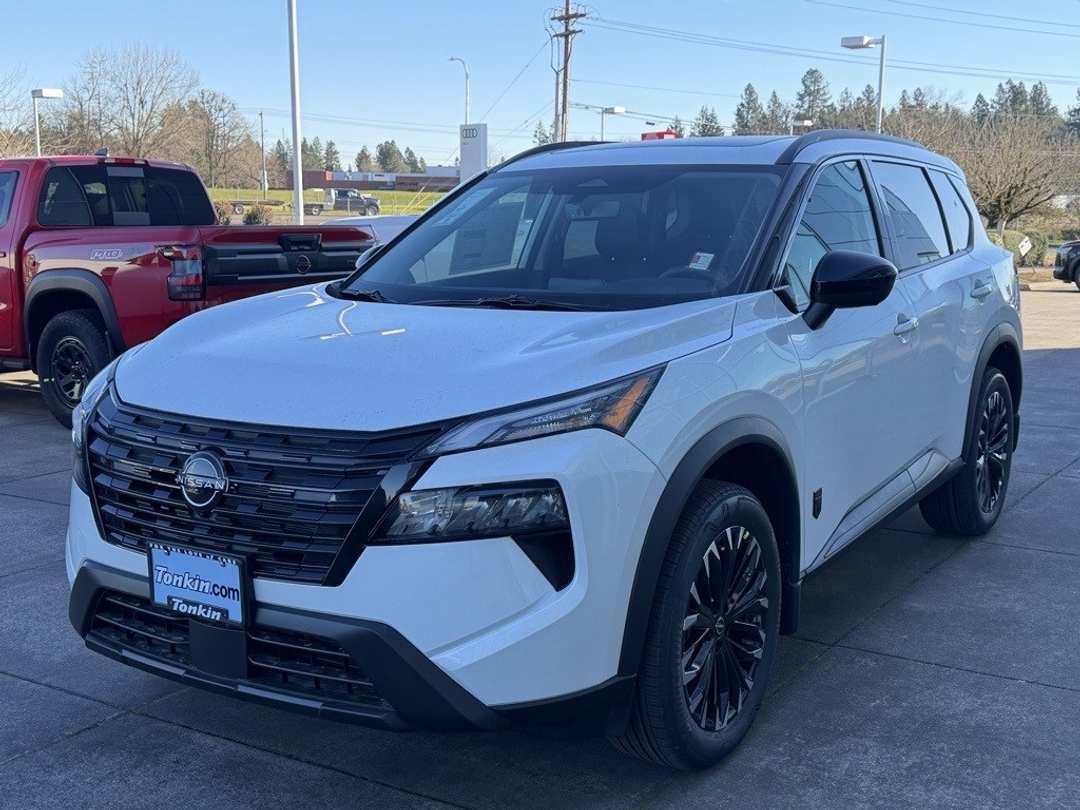 2026 Nissan Rogue Dark Armor - Image 4