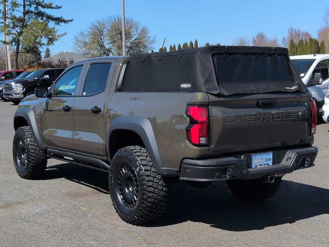 2025 Chevrolet Colorado ZR2 - Image 3