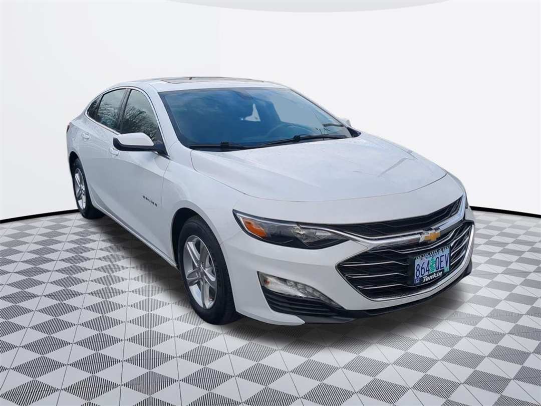 2022 Chevrolet Malibu LT - Image 8