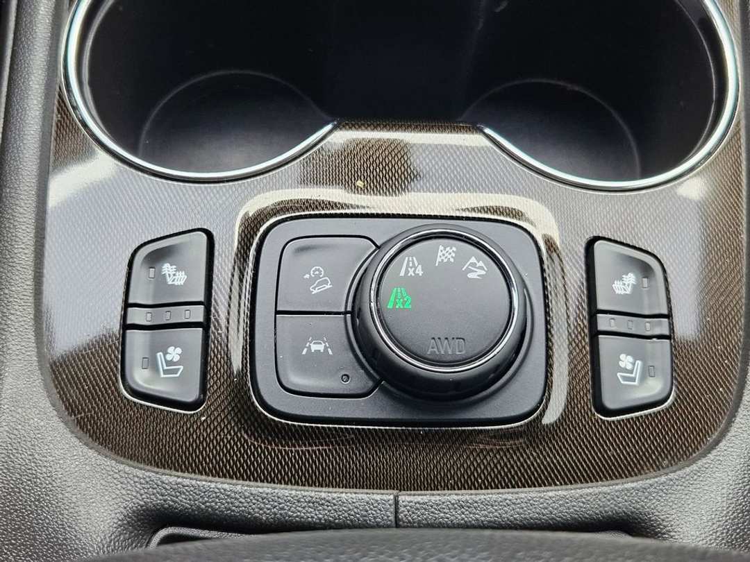 2021 GMC Acadia AT4 - Image 25