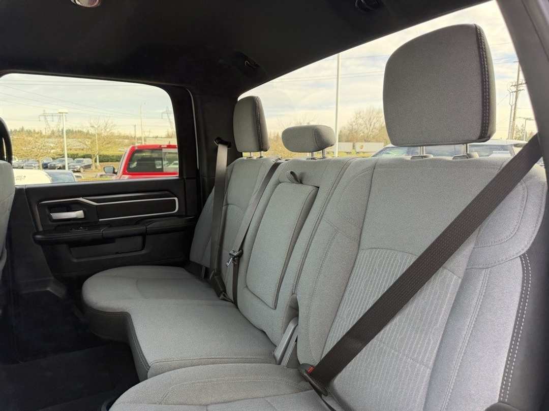 2024 Ram 3500 Big Horn - Image 28