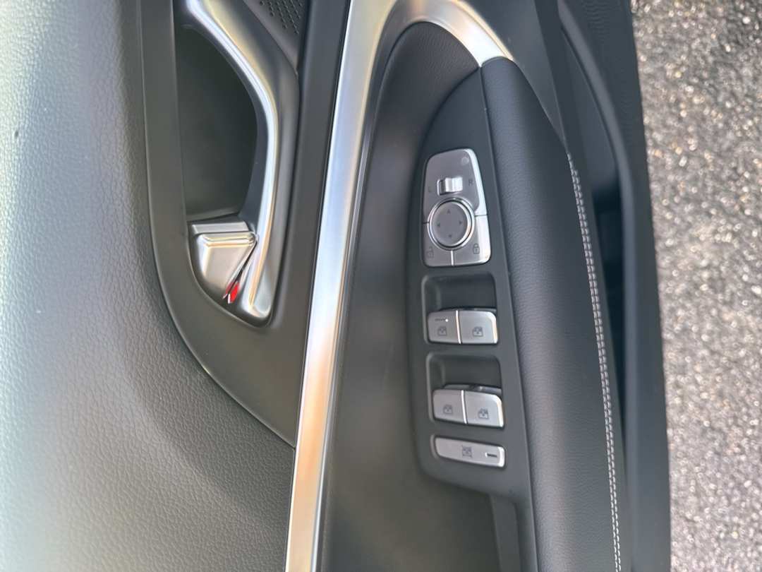 2026 Genesis G70 2.5T - Image 14