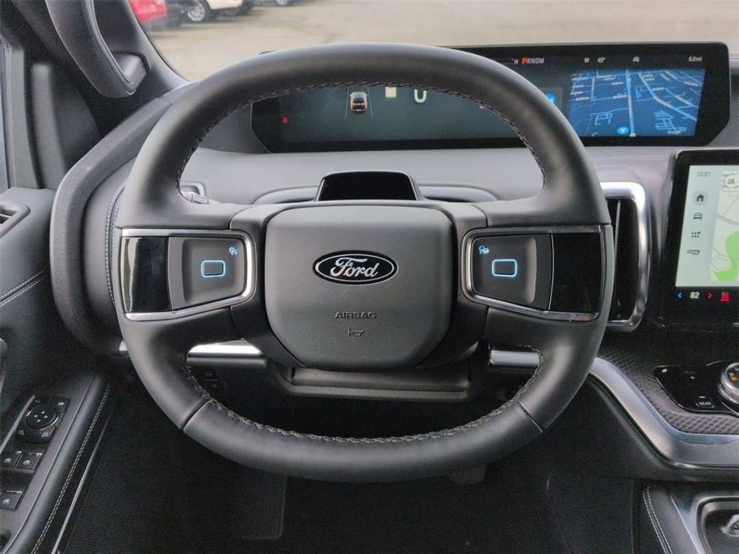 2026 Ford Expedition Platinum - Image 14