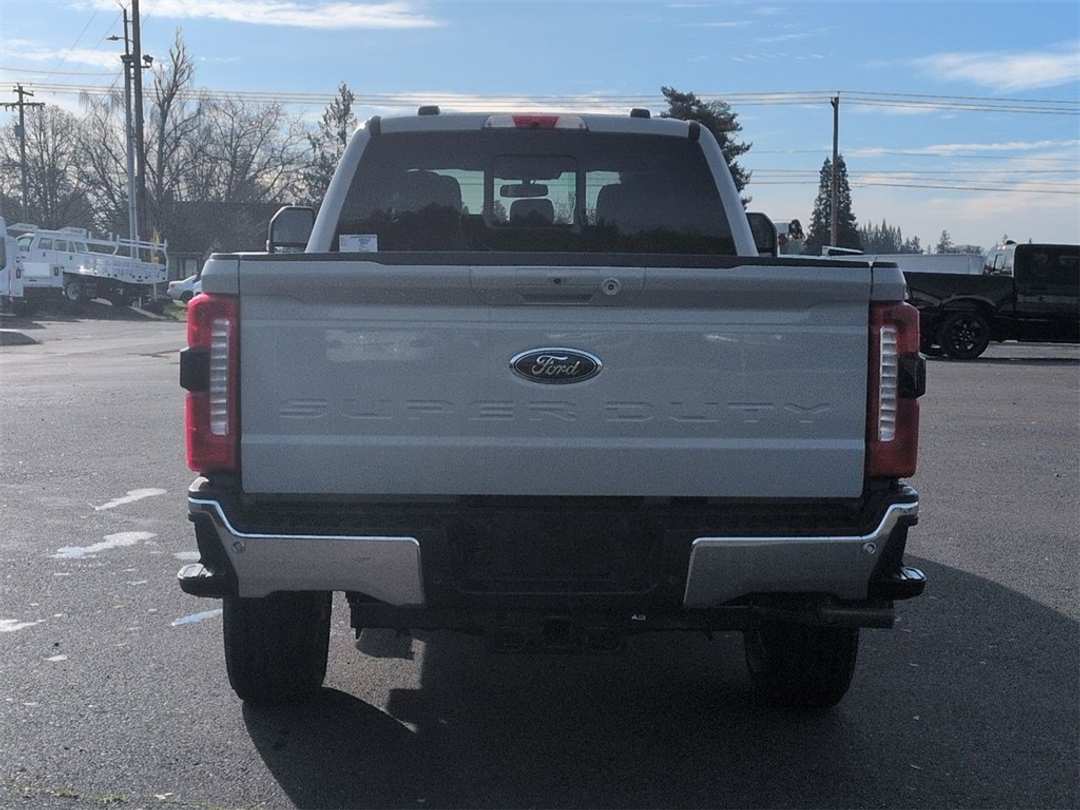 2026 Ford F-350Sd XLT - Image 4
