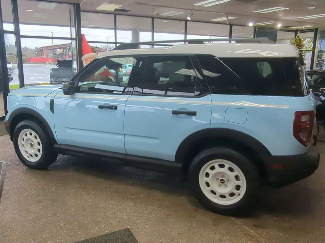 2025 Ford Bronco Sport Heritage - Image 2