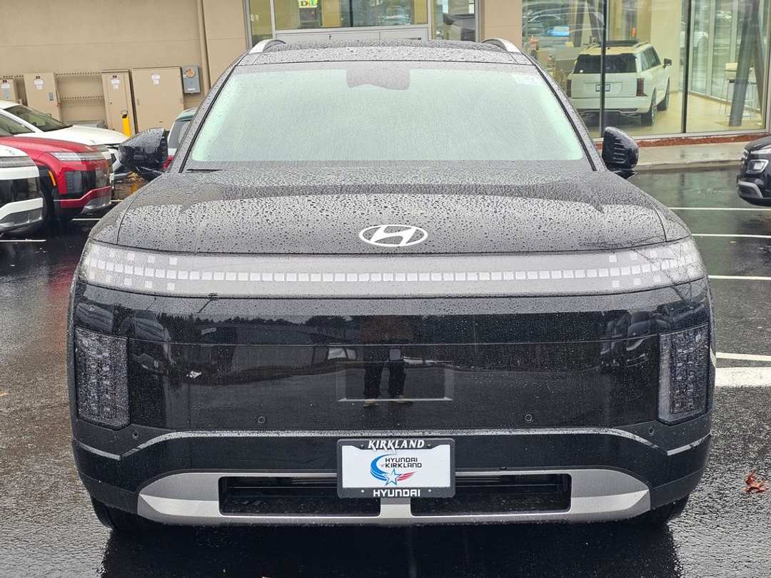 2026 Hyundai Ioniq 9 SE - Image 2