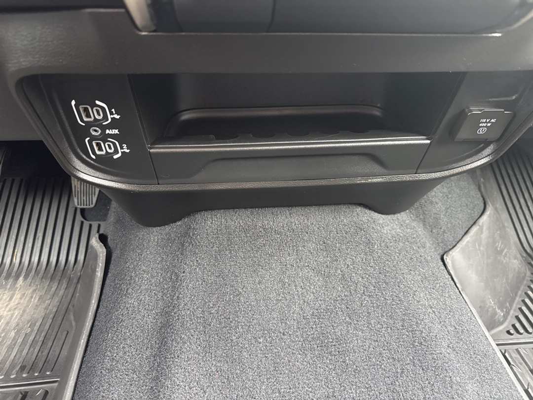 2024 Ram 3500 Laramie - Image 19