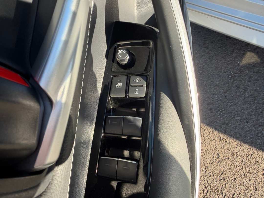 2022 Toyota Corolla XSE - Image 13