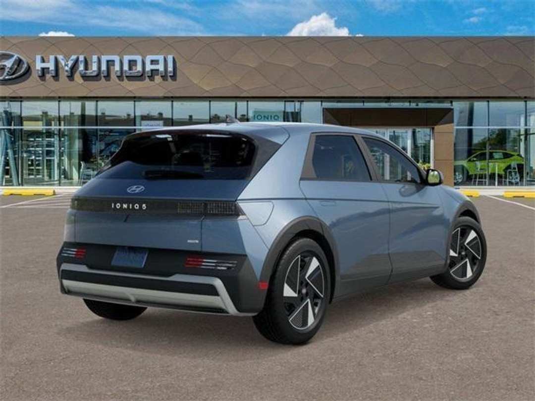 2026 Hyundai Ioniq 5 SE - Image 4