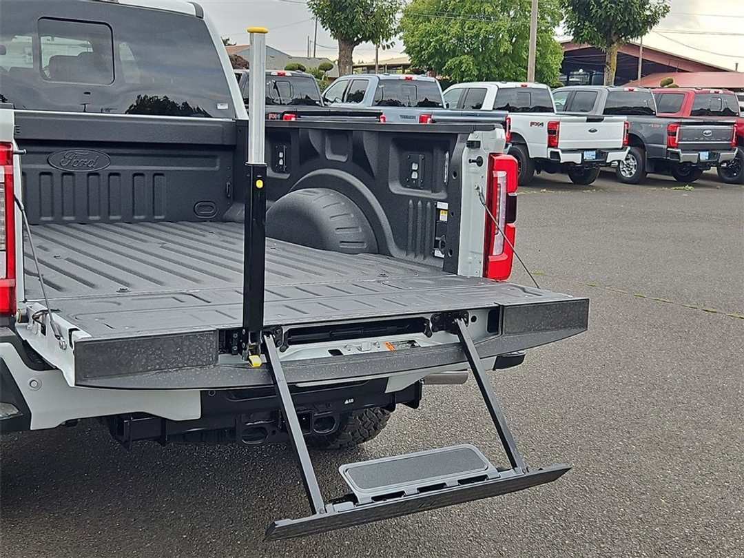 2026 Ford F-250Sd Platinum - Image 38