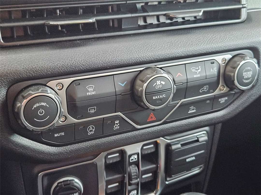 2026 Jeep Wrangler Sport - Image 23