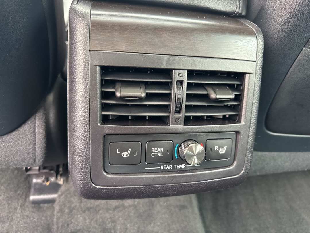 2016 Toyota Avalon - Image 40