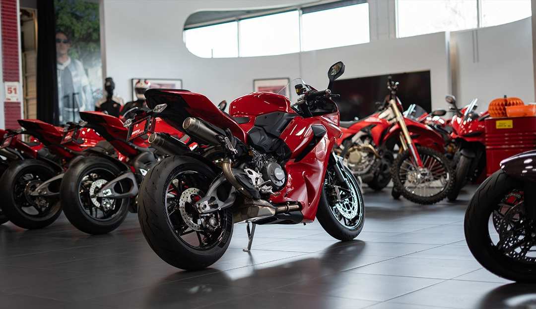 2026 Ducati Panigale V2 - Image 7