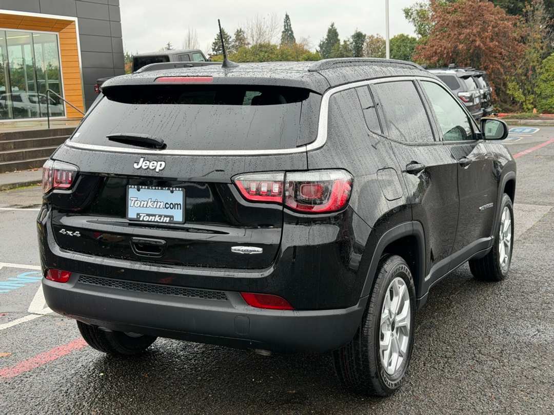 2026 Jeep Compass Latitude - Image 8