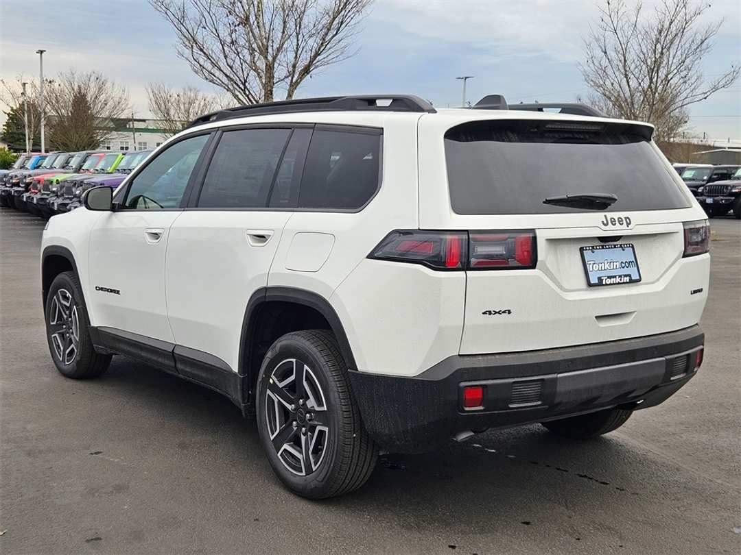 2026 Jeep Cherokee Laredo - Image 4