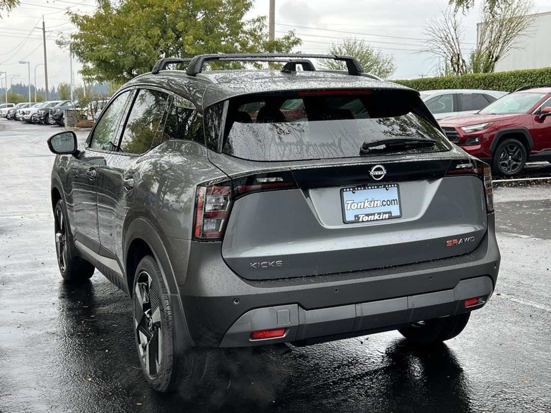 2026 Nissan Kicks SR - Image 4