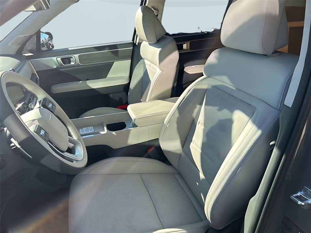 2026 Hyundai Santa Fe Calligraphy - Image 8