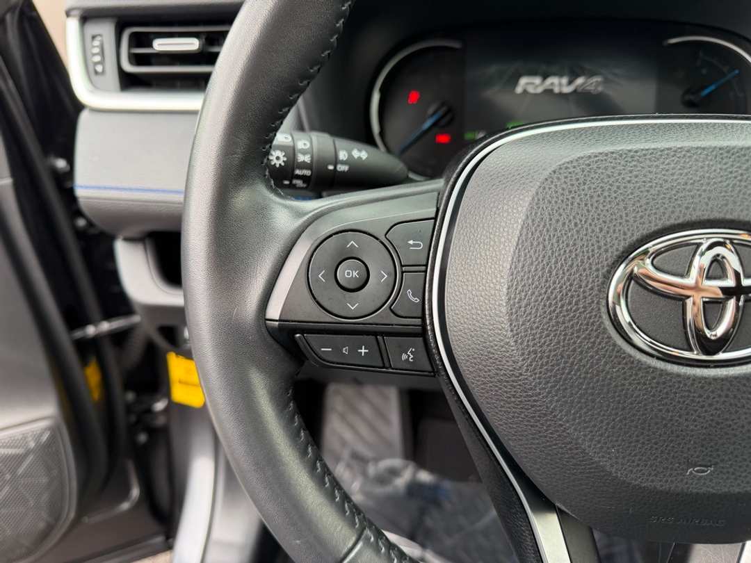 2020 Toyota Rav4 XSE - Image 17