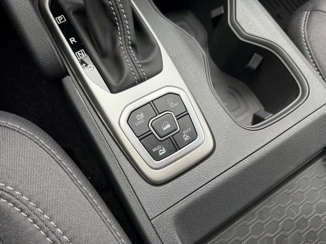 2026 Nissan Frontier SV - Image 24