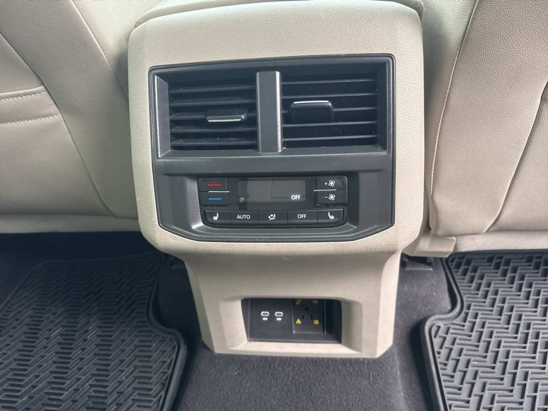 2021 Volkswagen Atlas SEL Premium - Image 27