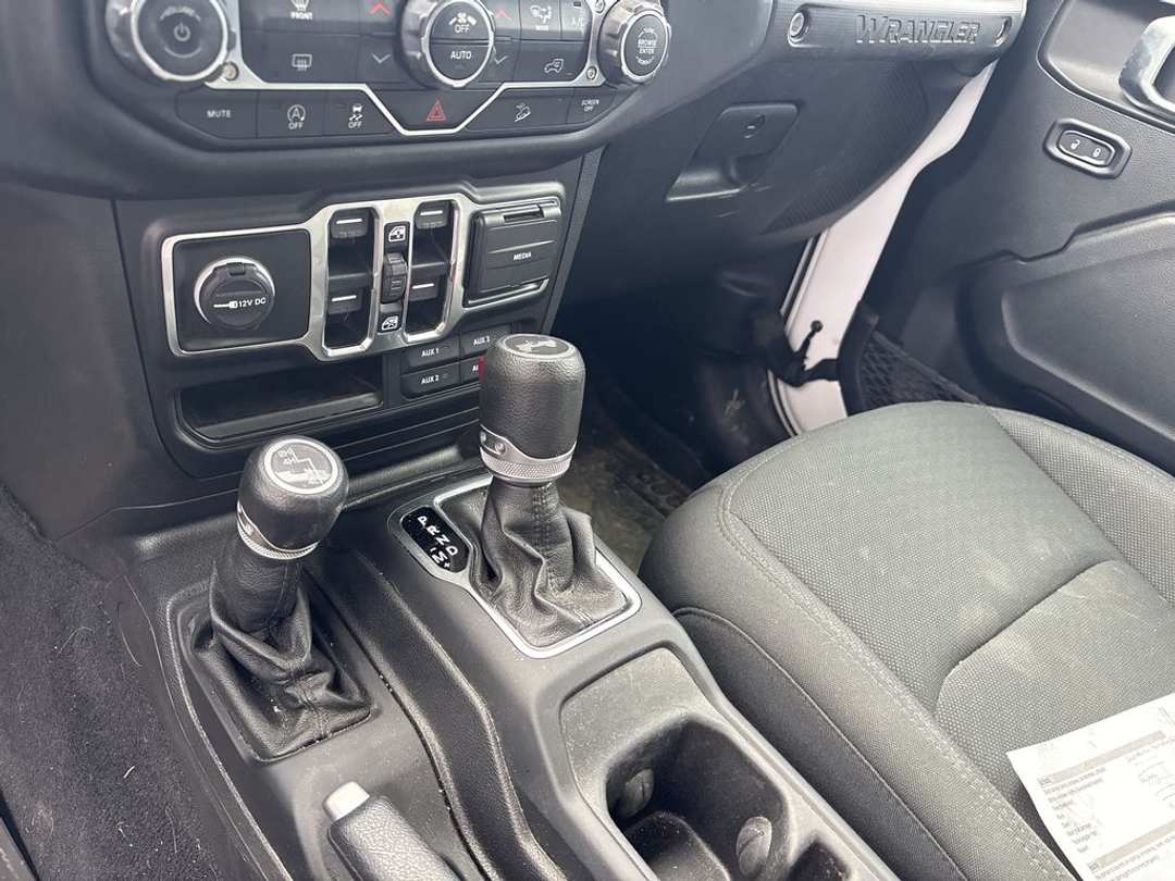 2021 Jeep Wrangler Unlimited Willys - Image 3