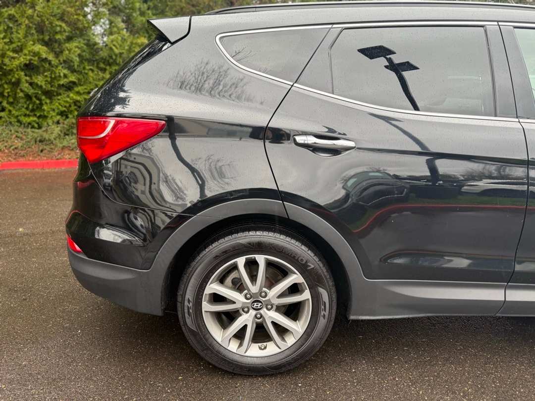 2014 Hyundai Santa Fe Sport 2.0T - Image 9