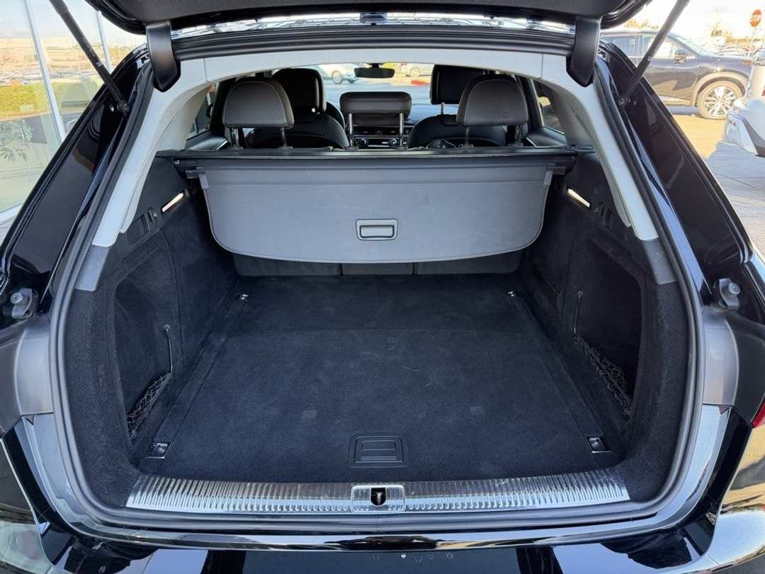 2022 Audi A4 Allroad 45 Premium Plus - Image 10