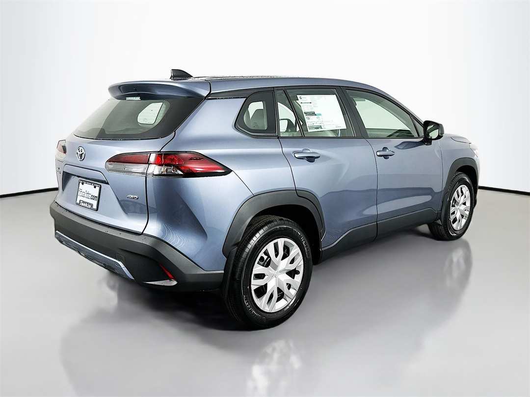 2026 Toyota Corolla Cross L - Image 7