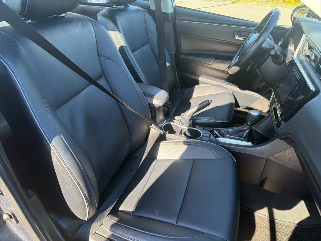 2018 Toyota Corolla L - Image 26