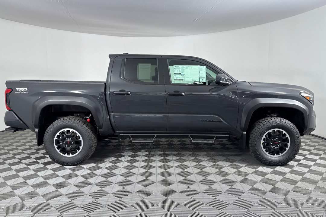 Toyota Tacoma - Image 2