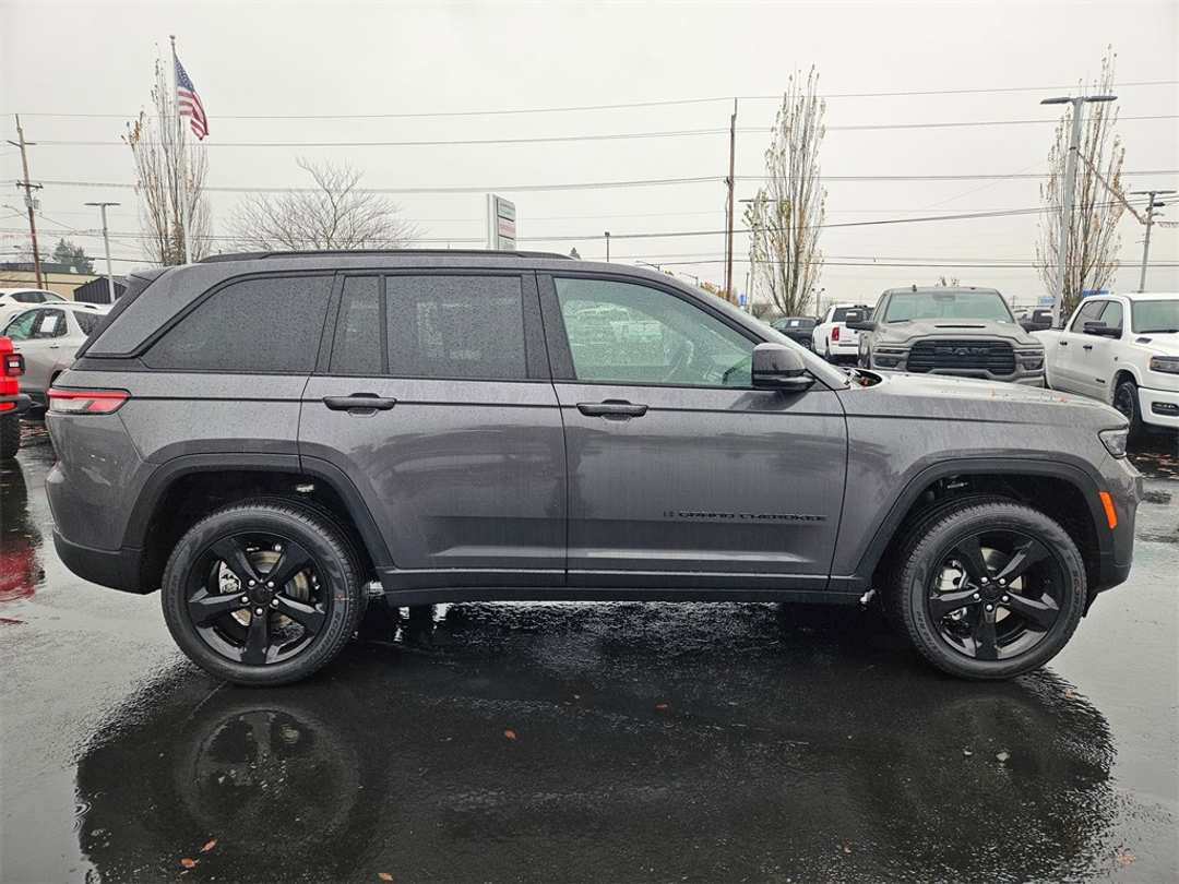 2025 Jeep Grand Cherokee Limited - Image 7