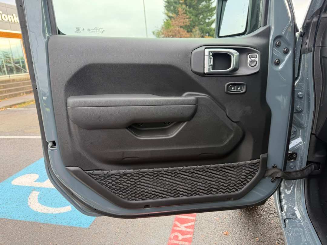 2026 Jeep Gladiator Sport S - Image 11