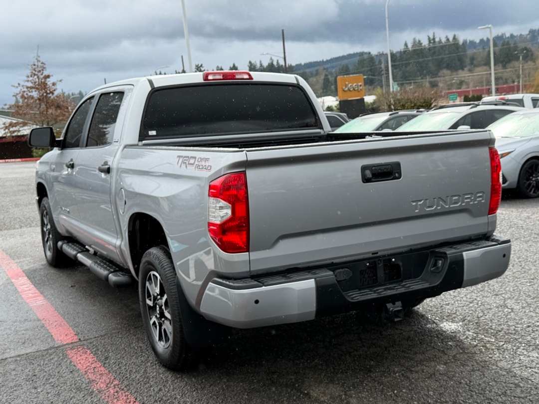 2018 Toyota Tundra SR5 - Image 6
