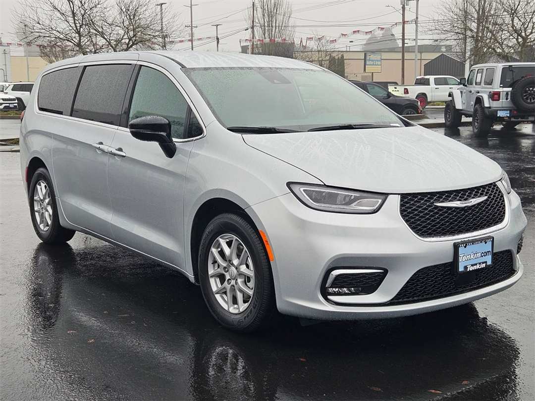 2026 Chrysler Pacifica Select - Image 8