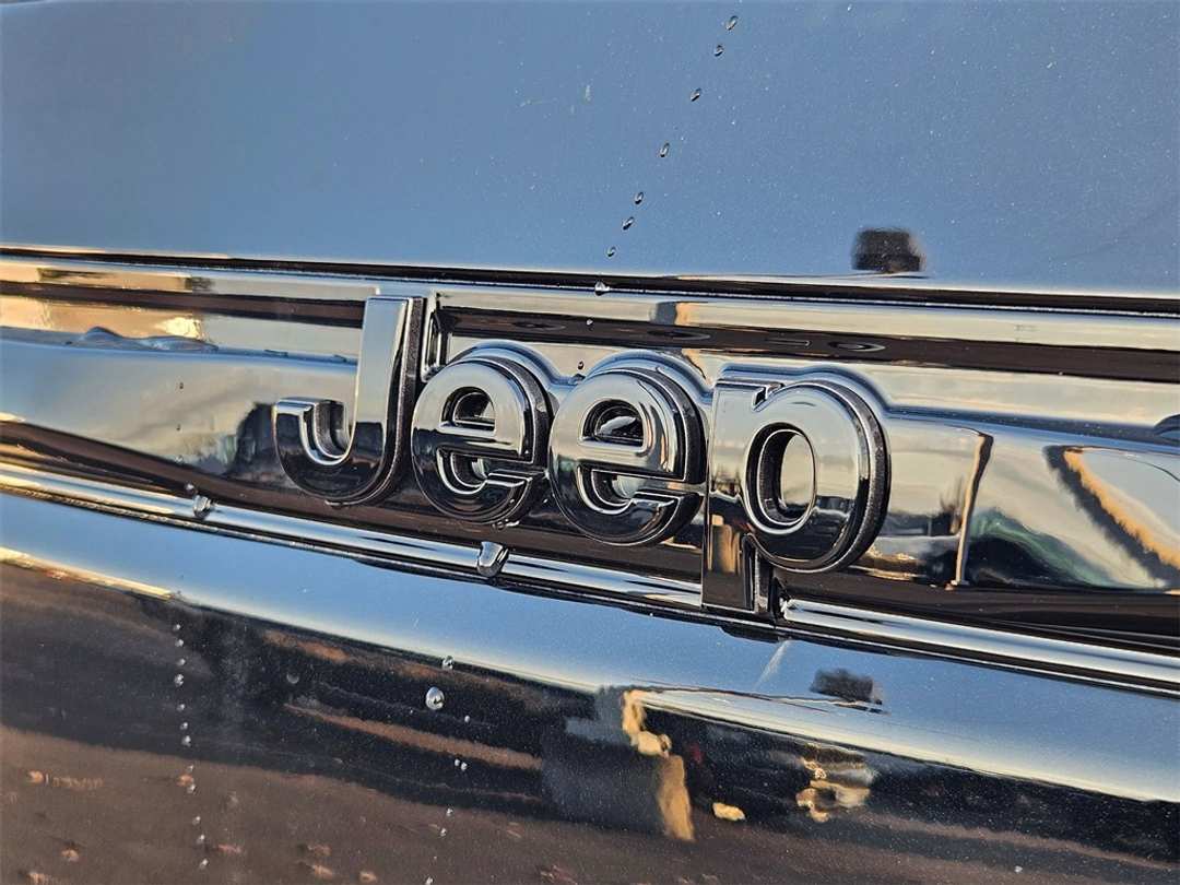 2025 Jeep Grand Cherokee Limited - Image 30