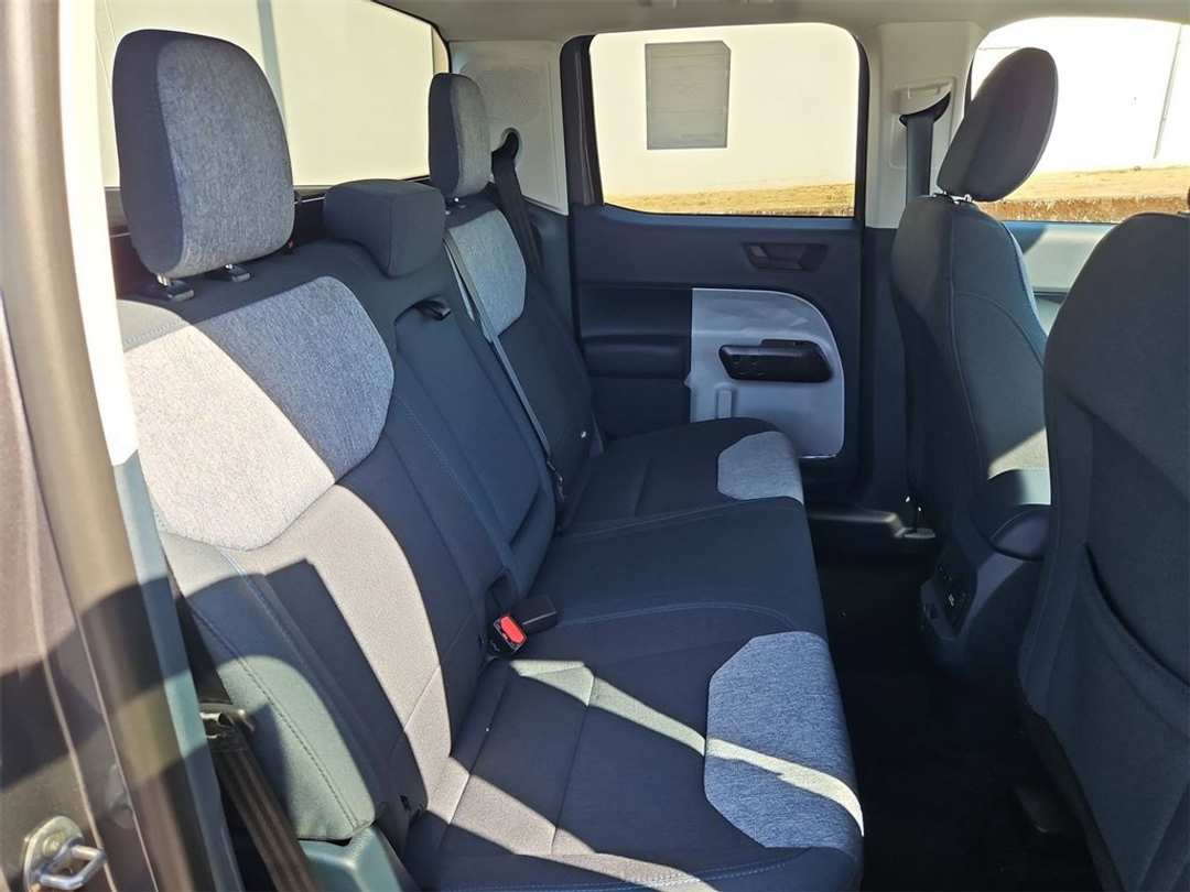 2025 Ford Maverick XLT - Image 30