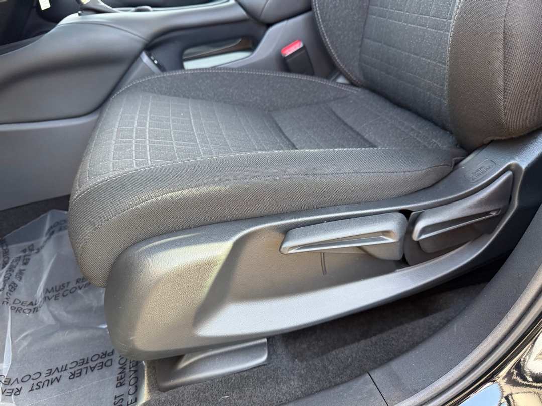 2025 Honda HR-V LX - Image 14