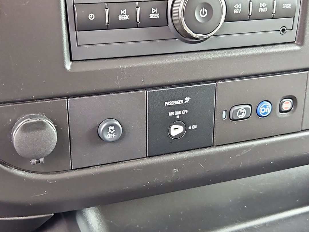 2023 Chevrolet Express 3500 LS - Image 31