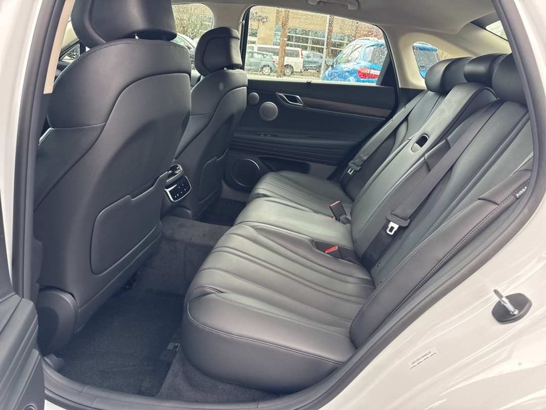 2026 Genesis G80 2.5T - Image 41