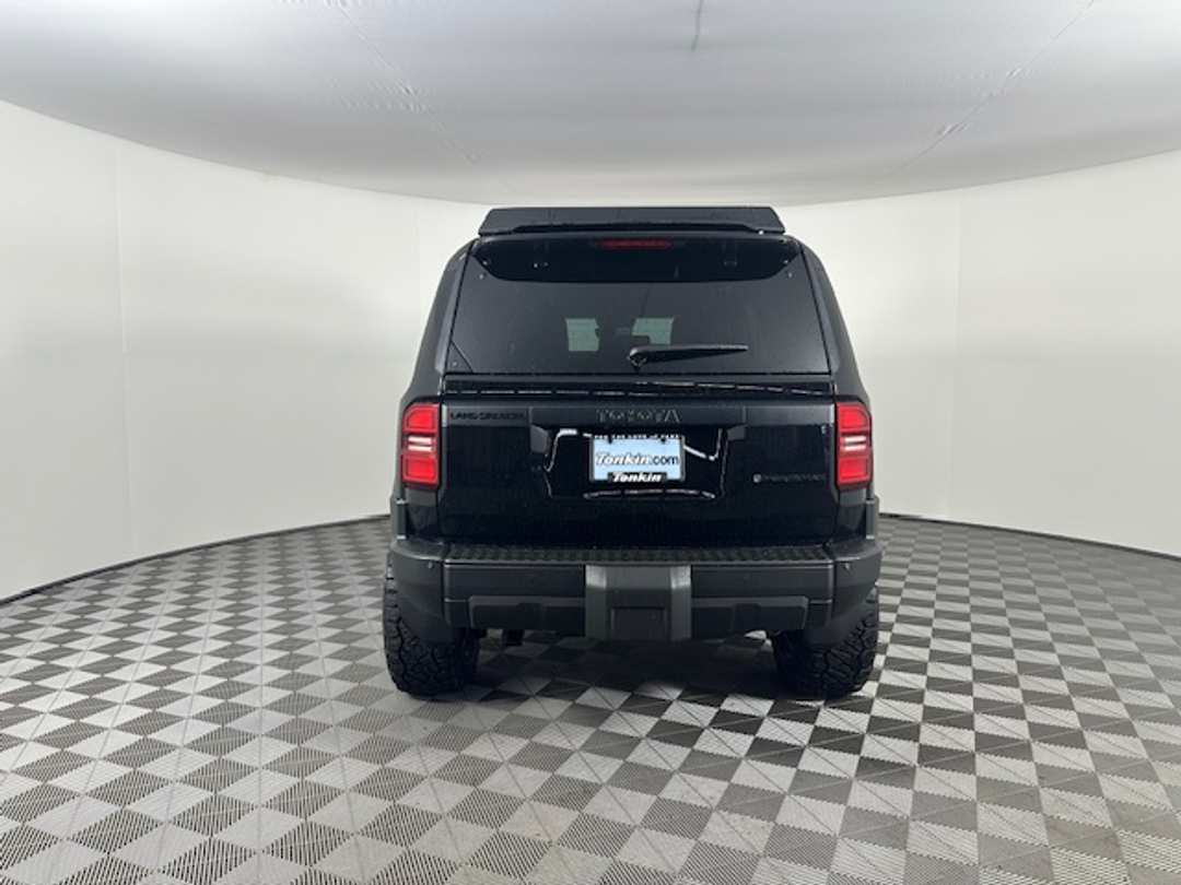 Toyota Land Cruiser - Image 2