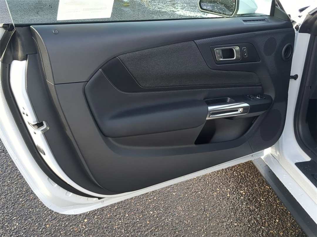 2026 Ford Mustang EcoBoost - Image 9