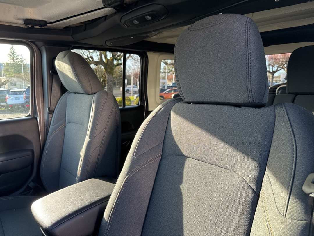 2026 Jeep Wrangler Willys - Image 13