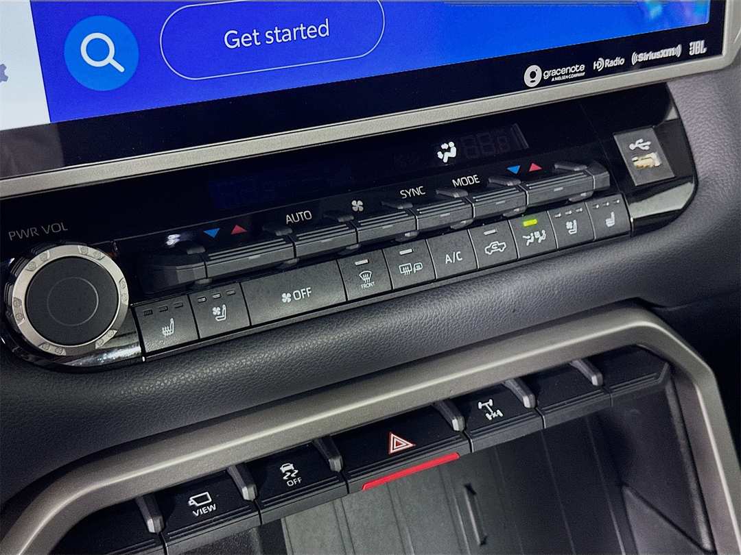 2023 Toyota Tundra Limited - Image 16