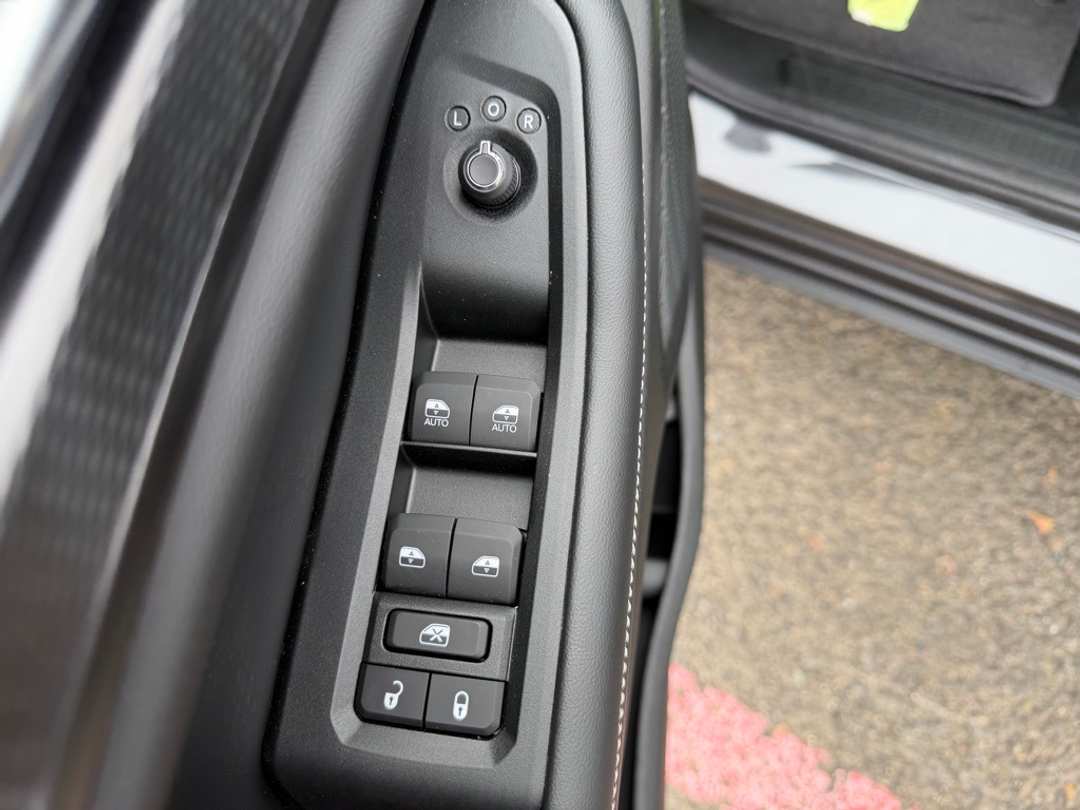 2025 Jeep Grand Cherokee L Laredo - Image 12