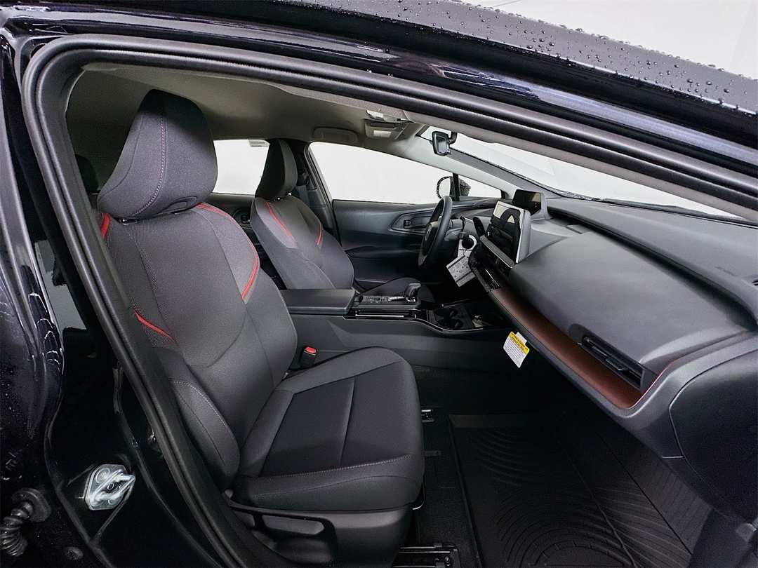 2026 Toyota Prius SE - Image 26