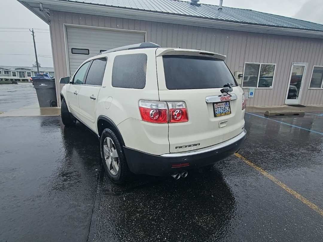 2010 GMC Acadia SLT1 - Image 3
