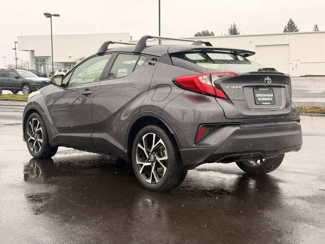 2019 Toyota C-Hr XLE - Image 5