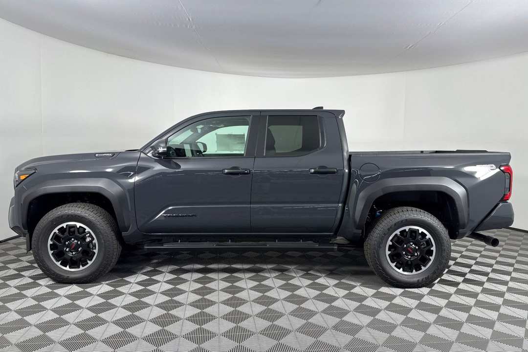 2025 Toyota Tacoma TRD Off Road - Image 7